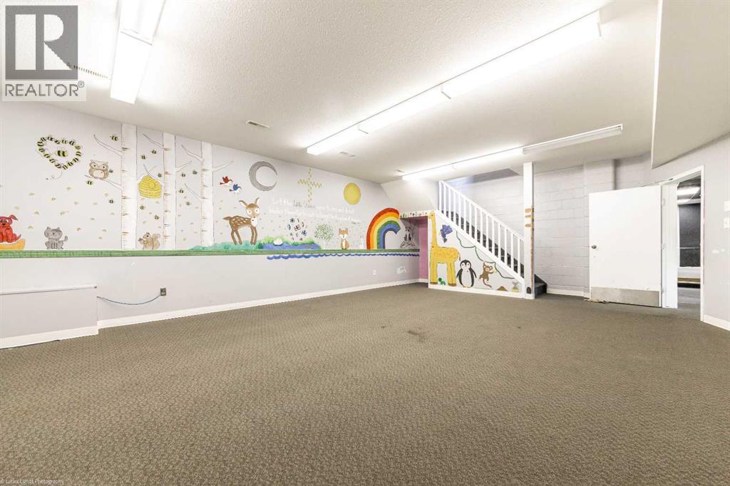 5008 48 Street Property Photo 10