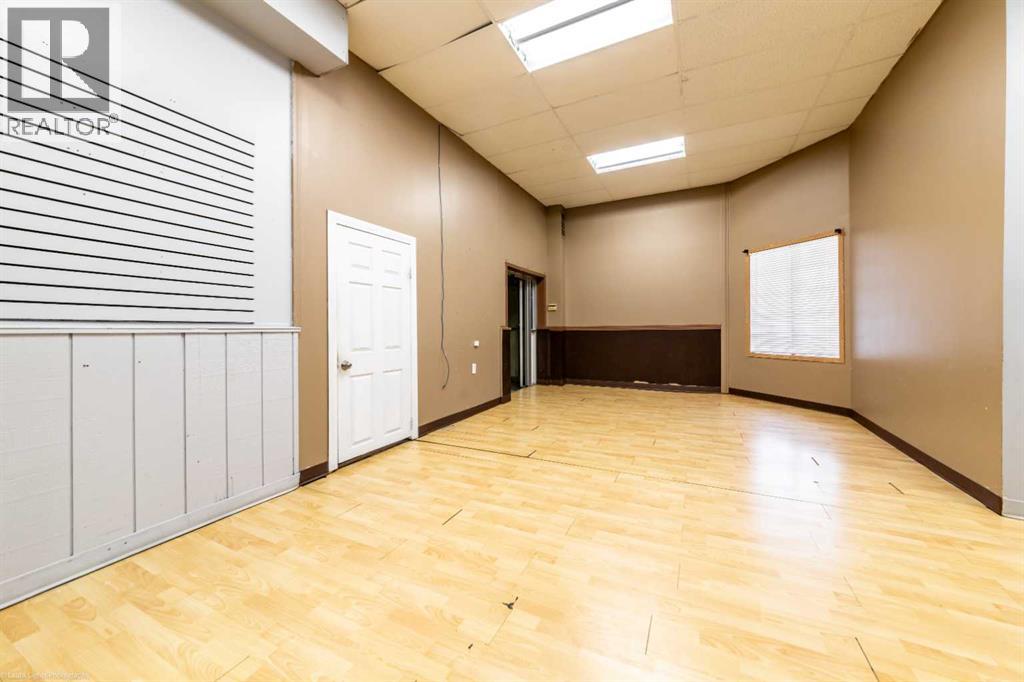 5008 48 Street Property Photo 15