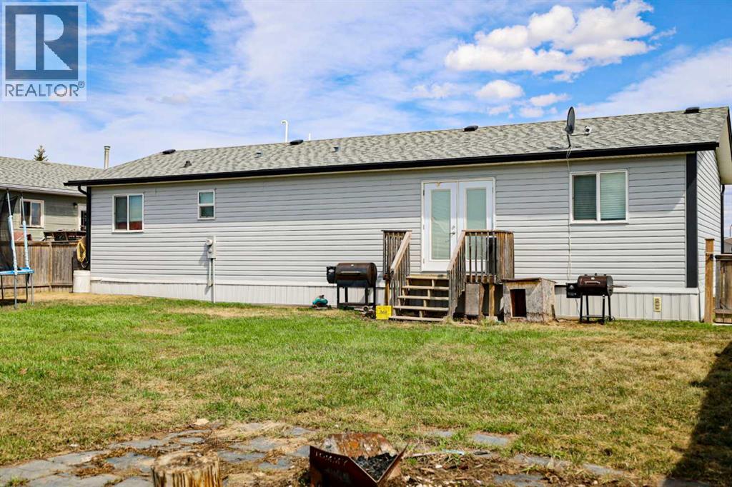 9718 103 Street Property Photo 2