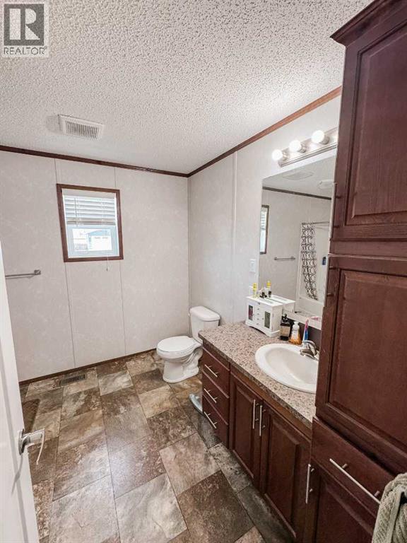 9718 103 Street Property Photo 12
