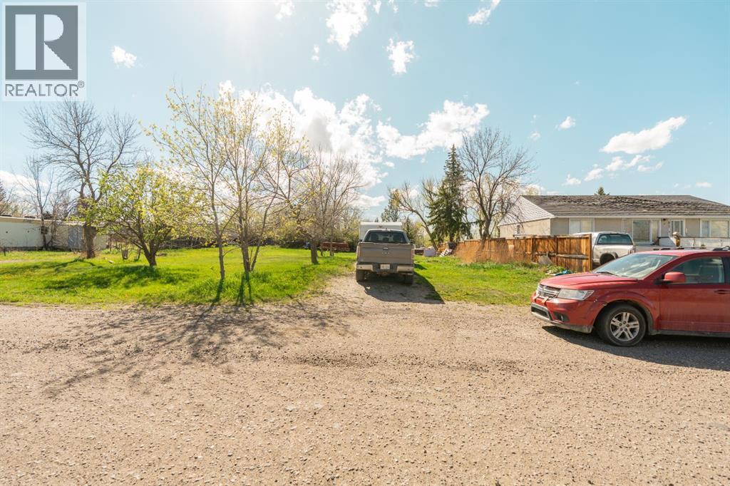 827 2 Street E Property Photo 13