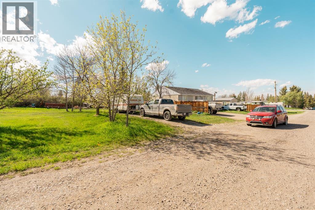 827 2 Street E Property Photo 15