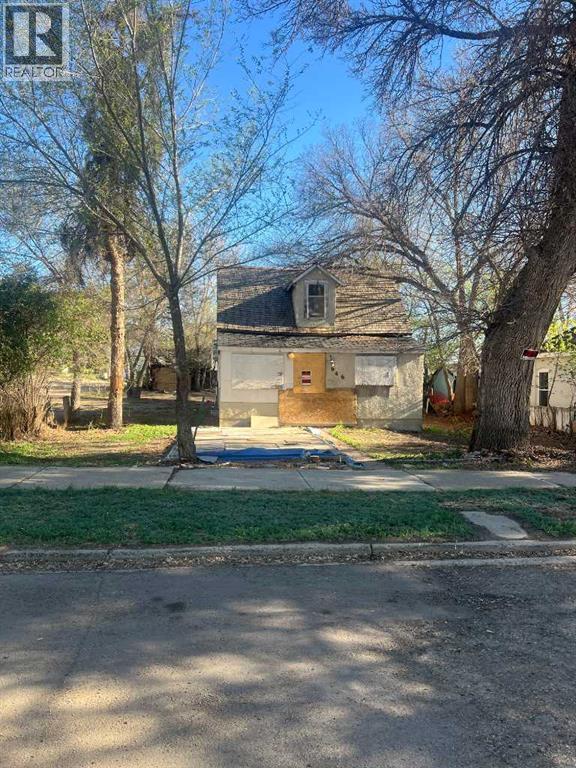 646 8 Street Se Property Photo 2