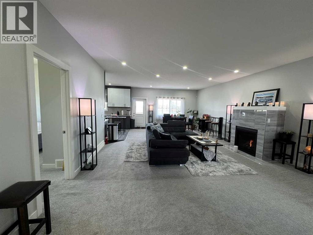 6812 50 Avenue Property Photo 5
