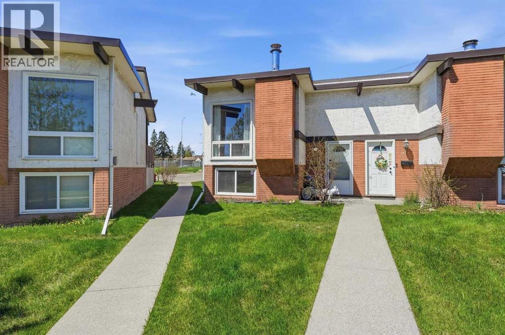 416 Pinemont Gate Ne Property Photo 1