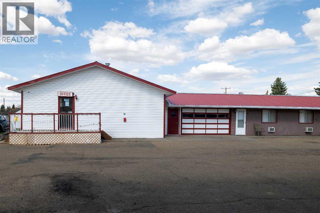 5507 50th Street Property Photo 5