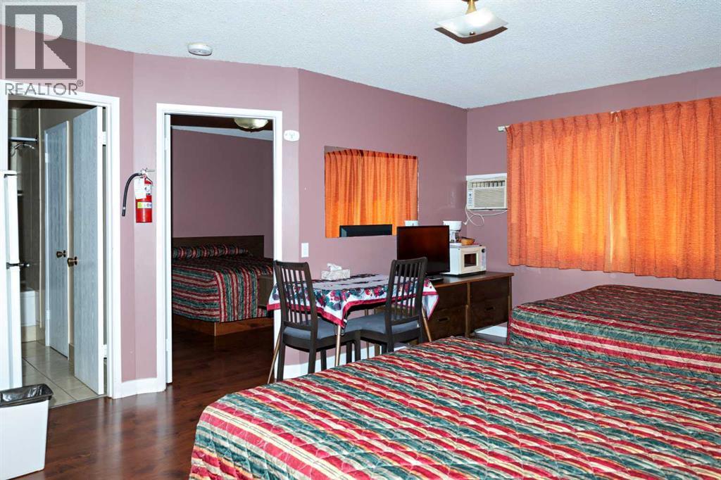 5507 50th Street Property Photo 9