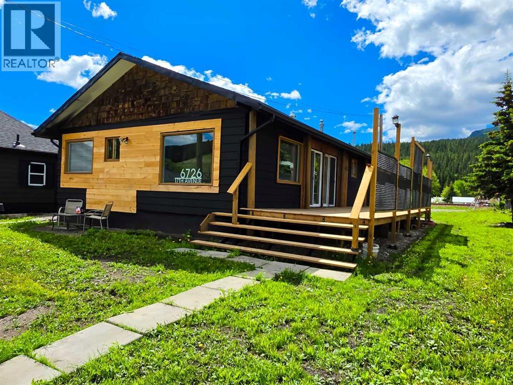 6726 17 Avenue Property Photo 1