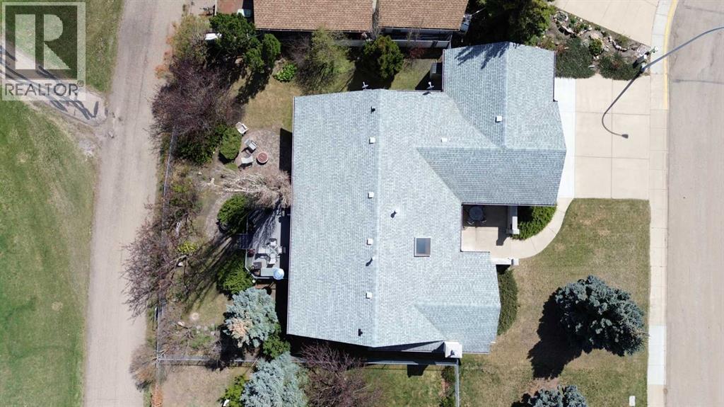 5949 45 Street Crescent Property Photo 4