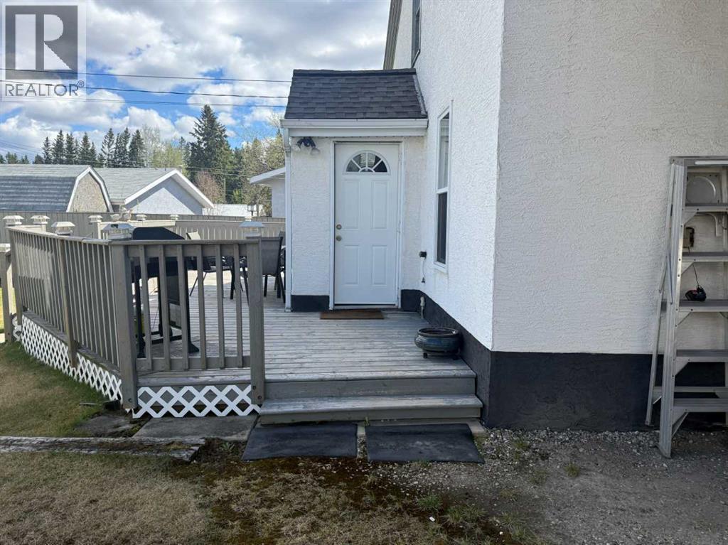 4820 17 Avenue Property Photo 5