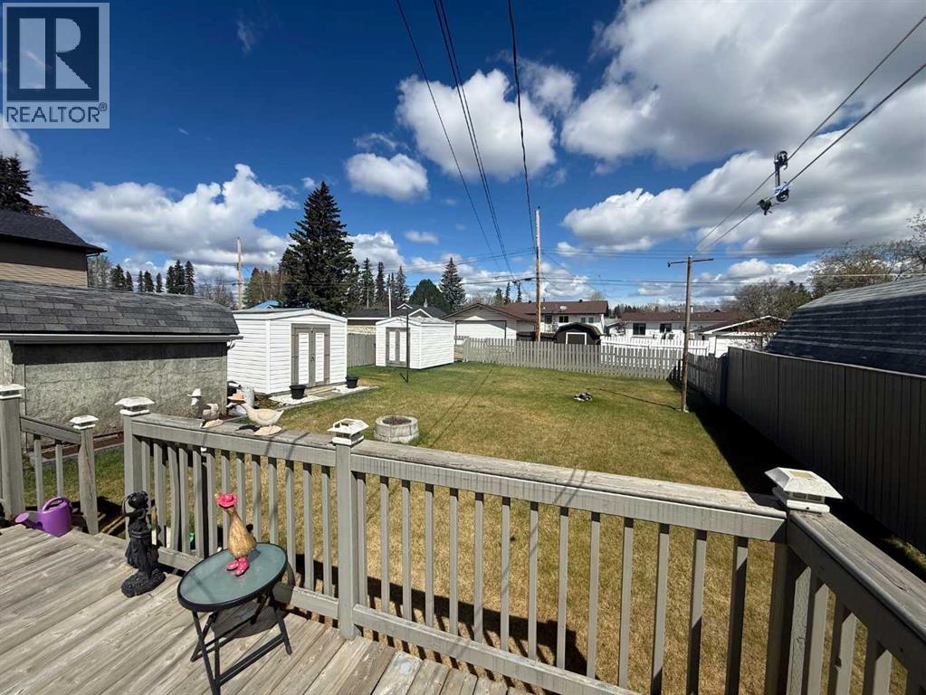 4820 17 Avenue Property Photo 6
