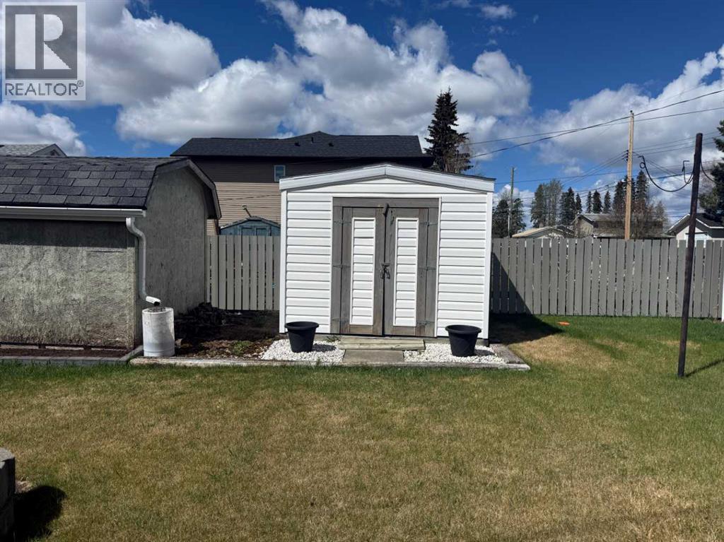 4820 17 Avenue Property Photo 11