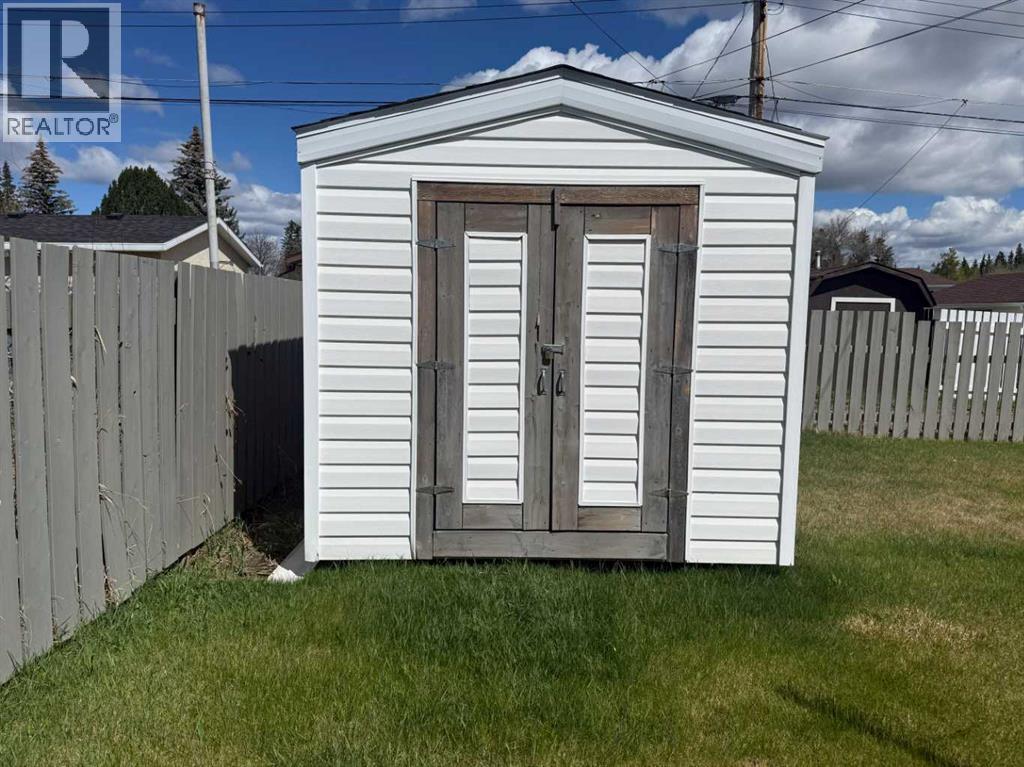 4820 17 Avenue Property Photo 13