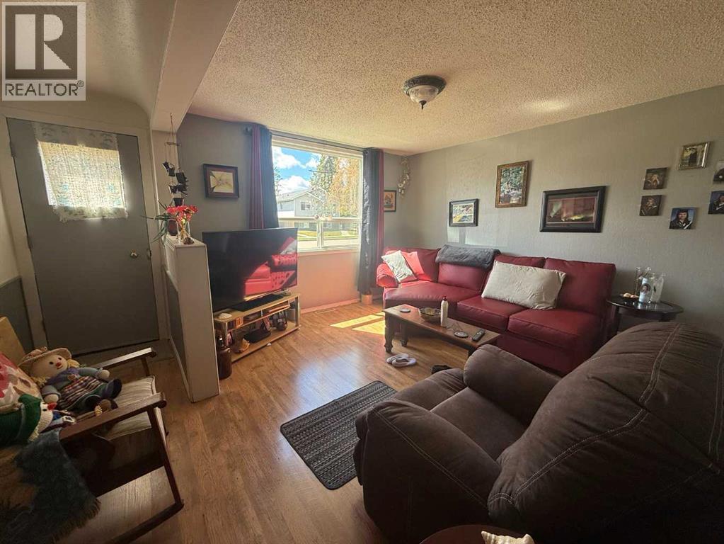 4820 17 Avenue Property Photo 18