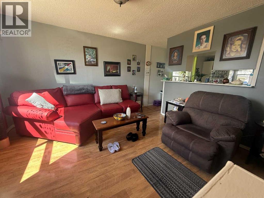 4820 17 Avenue Property Photo 19
