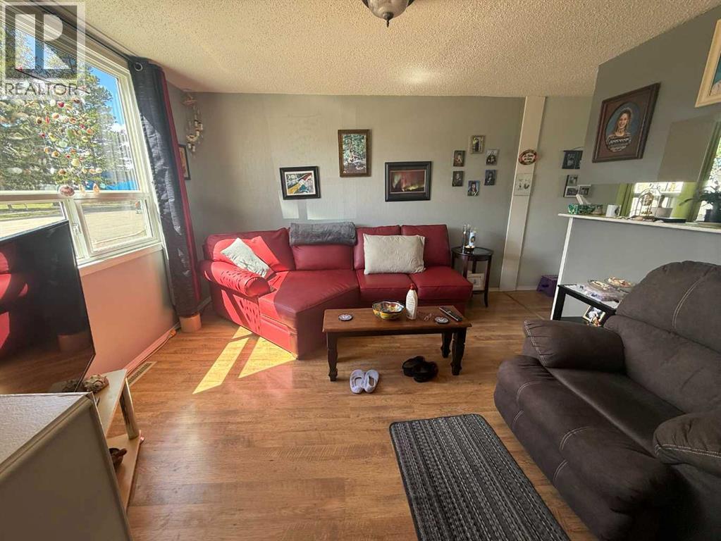 4820 17 Avenue Property Photo 20
