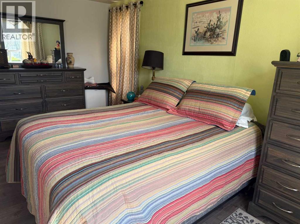 4820 17 Avenue Property Photo 23