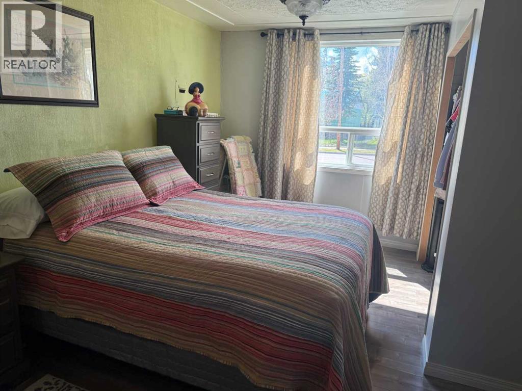 4820 17 Avenue Property Photo 24