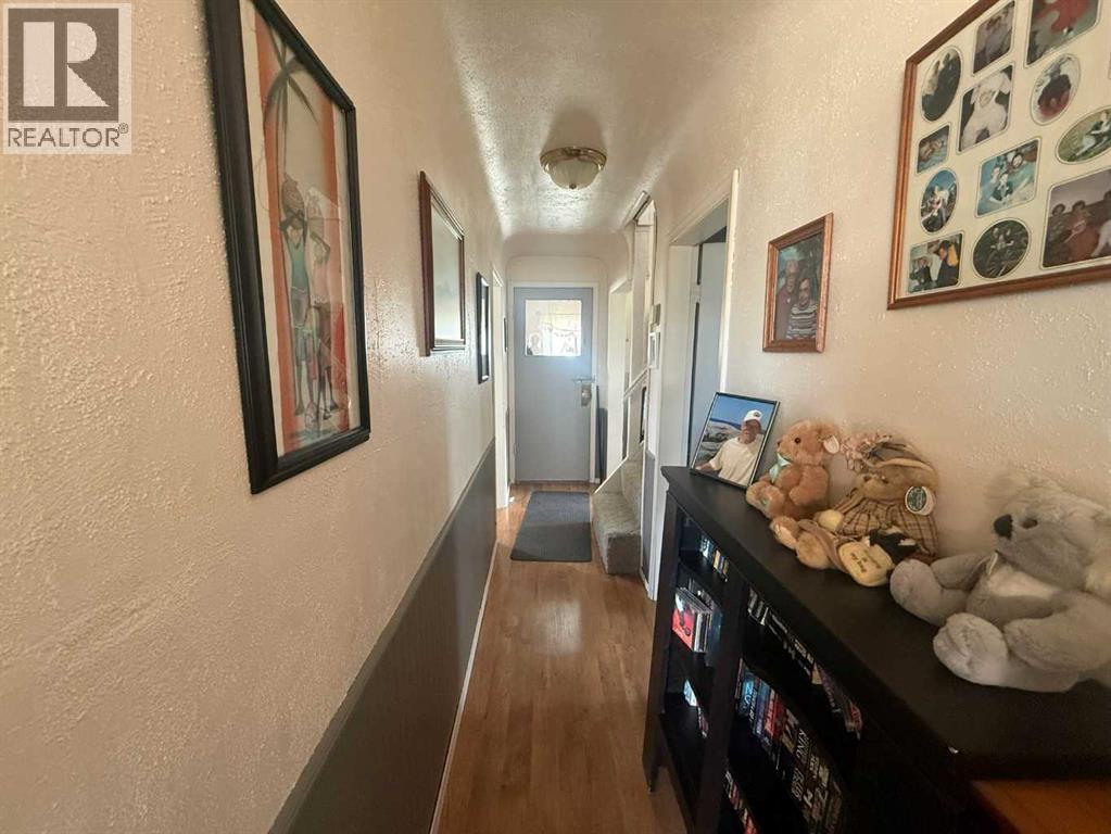 4820 17 Avenue Property Photo 28