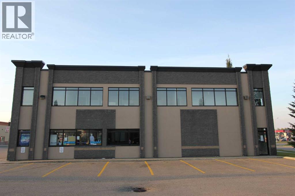 11731 105 Street Property Photo 2
