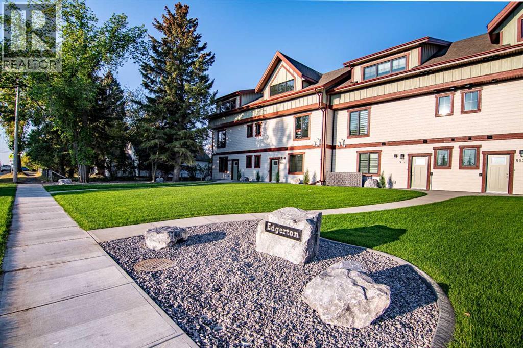 5032 48 Street Property Photo 1