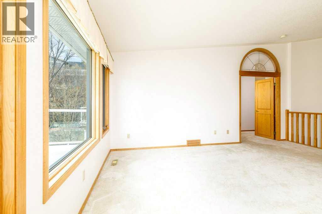 4700 Fountain Drive Property Photo 9