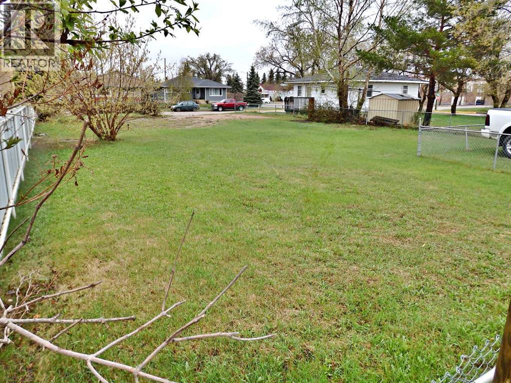 4605 50 Avenue Property Photo 1