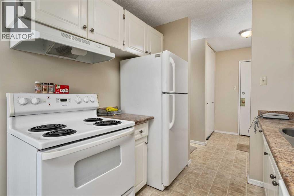 4501 51 Street Property Photo 3