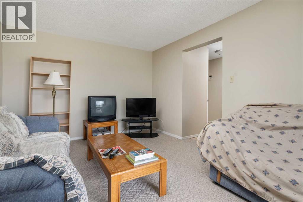 4501 51 Street Property Photo 7