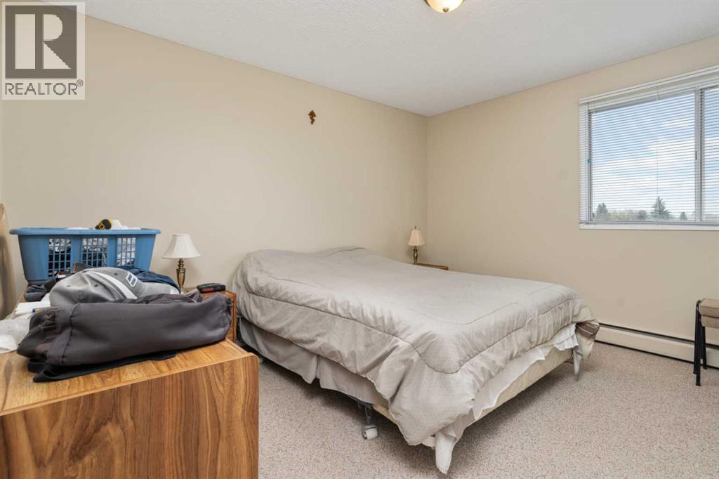 4501 51 Street Property Photo 8