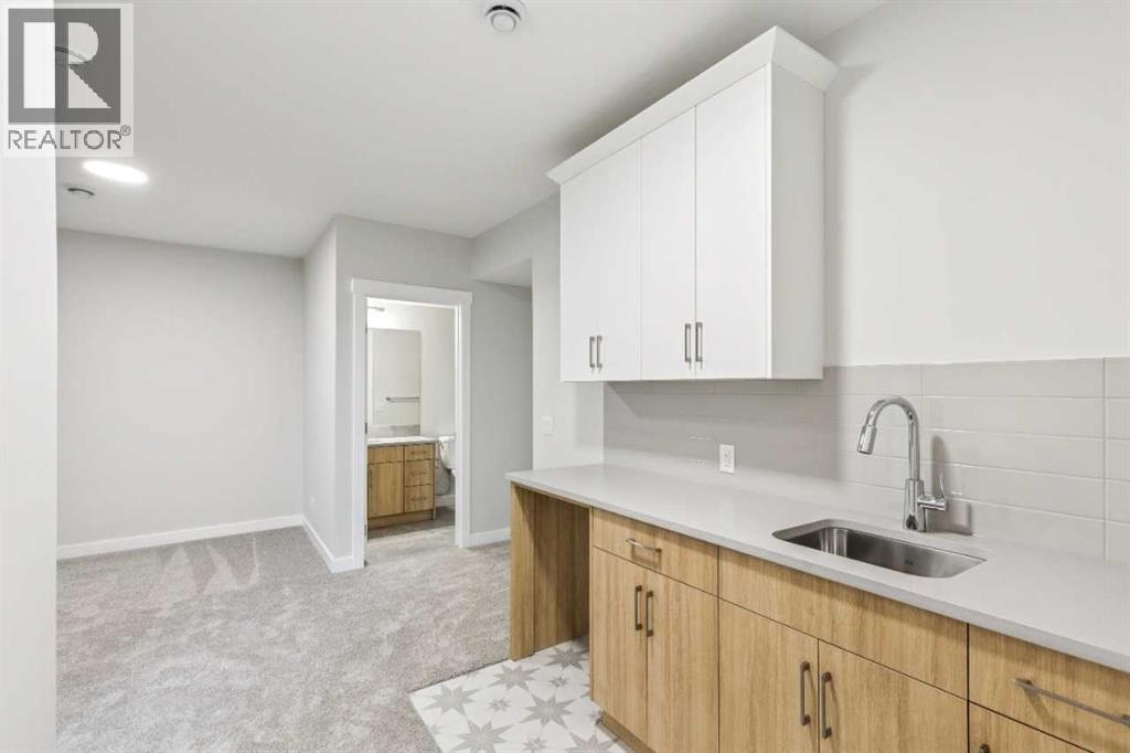 73 Southborough Square Property Photo 25