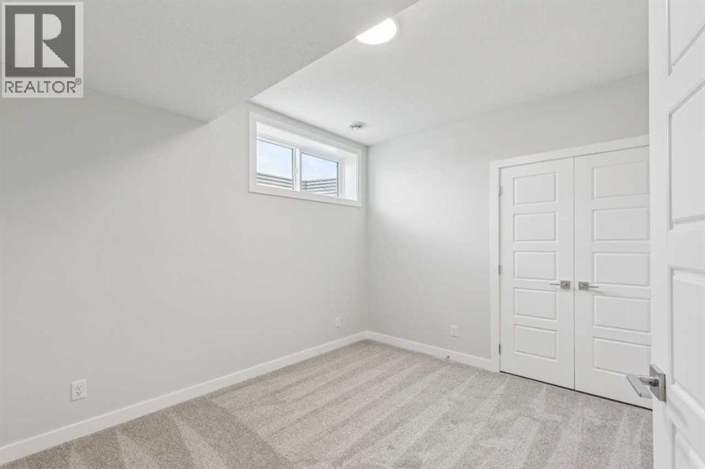 73 Southborough Square Property Photo 30