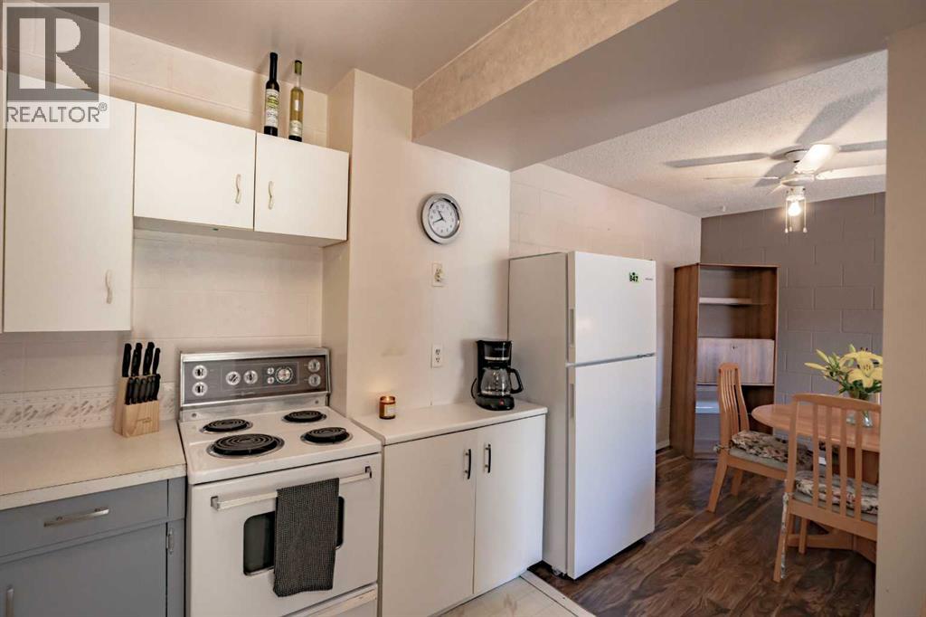 8808 96 Street Property Photo 5