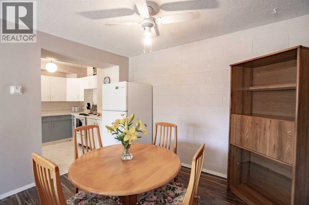 8808 96 Street Property Photo 6