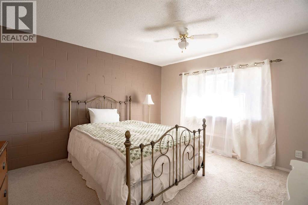 8808 96 Street Property Photo 7