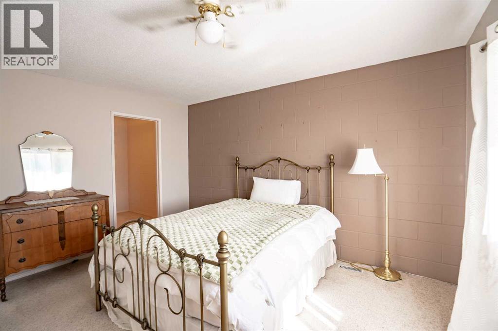 8808 96 Street Property Photo 8