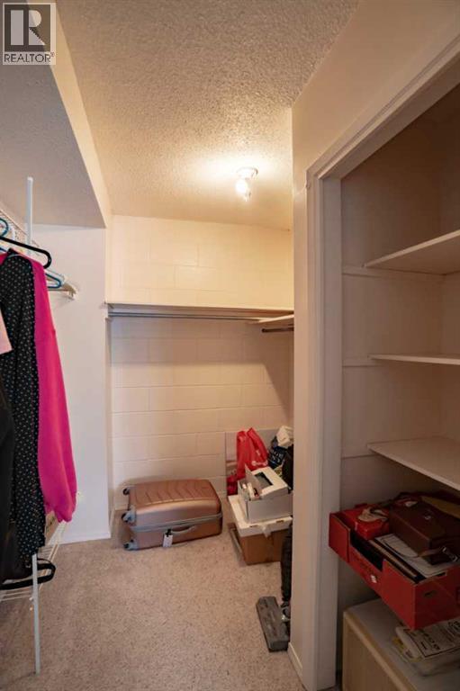 8808 96 Street Property Photo 10