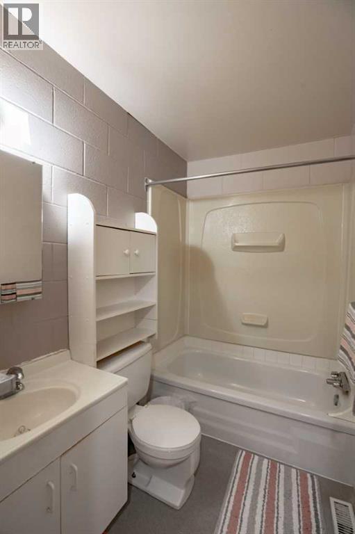 8808 96 Street Property Photo 11
