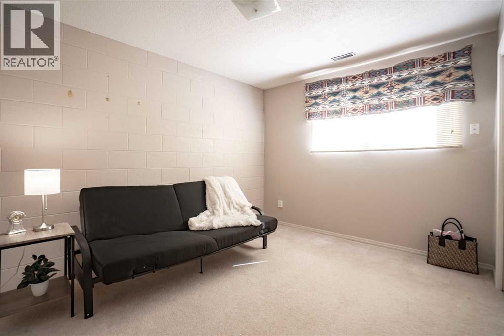 8808 96 Street Property Photo 13