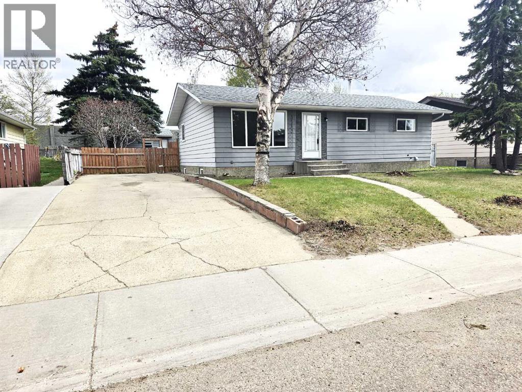 3532 50 Avenue E Property Photo 1