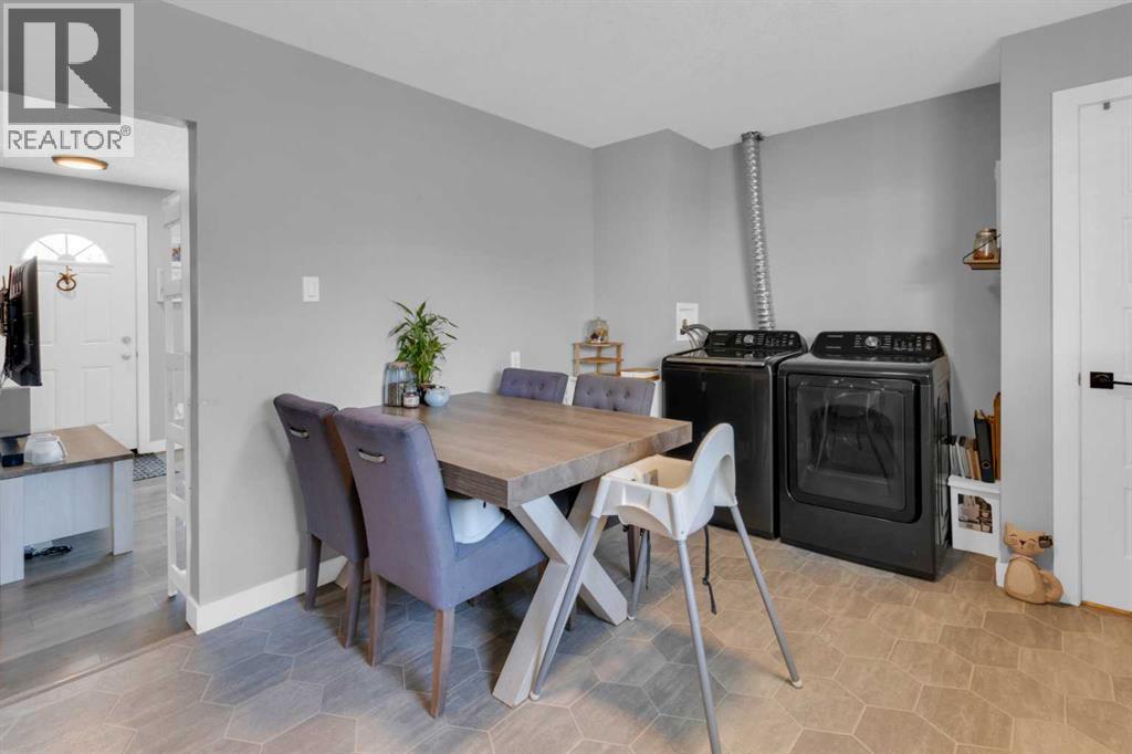 2231 39 Street Se Property Photo 7