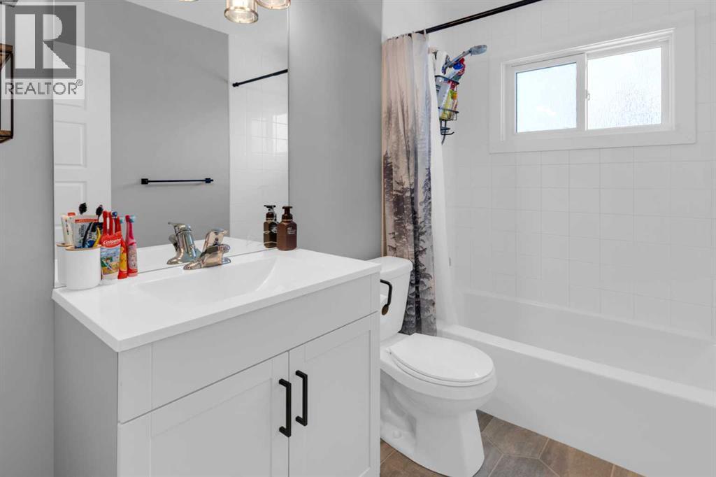 2231 39 Street Se Property Photo 14