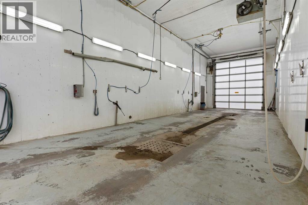 2 Railway Avenue N Property Photo 33