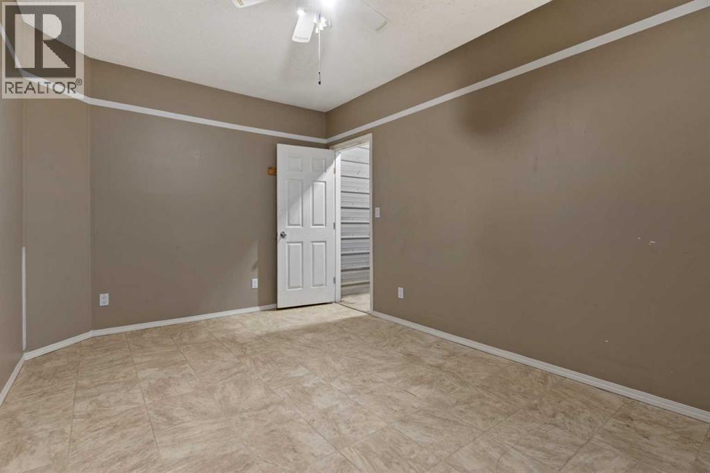 2 Railway Avenue N Property Photo 42