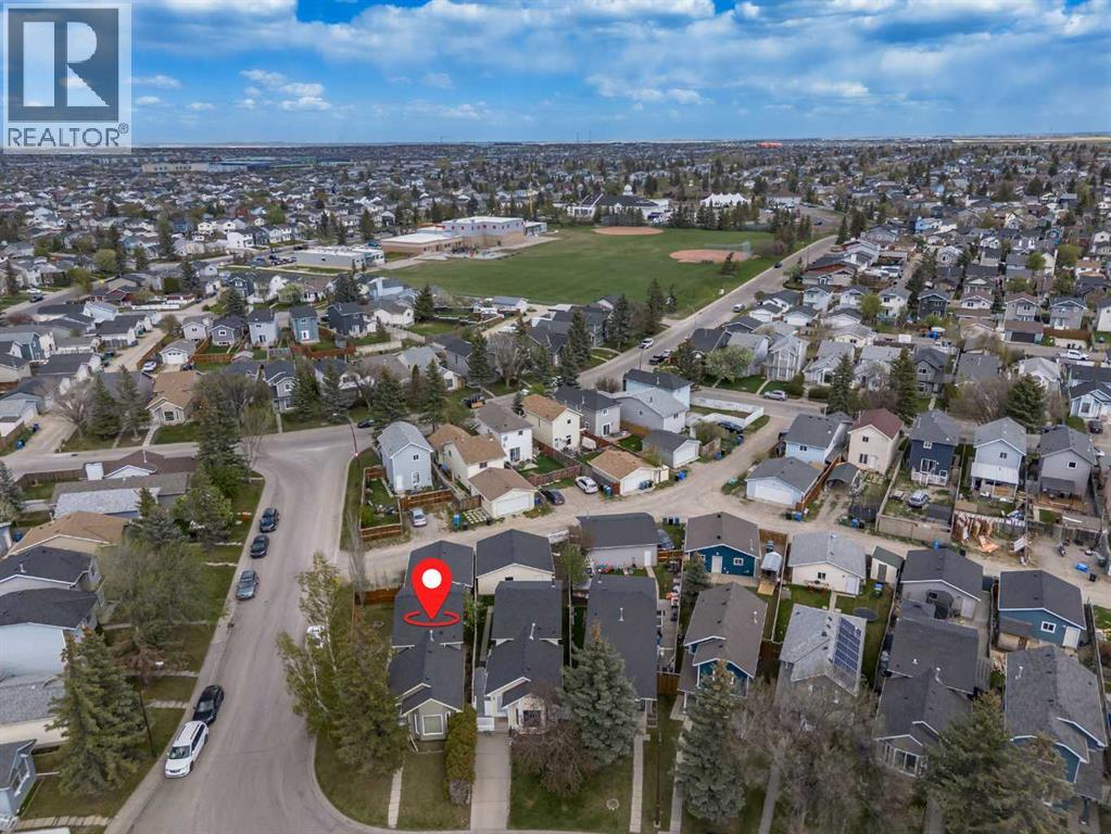 18 Martinview Crescent Ne Photo de la propriété 1