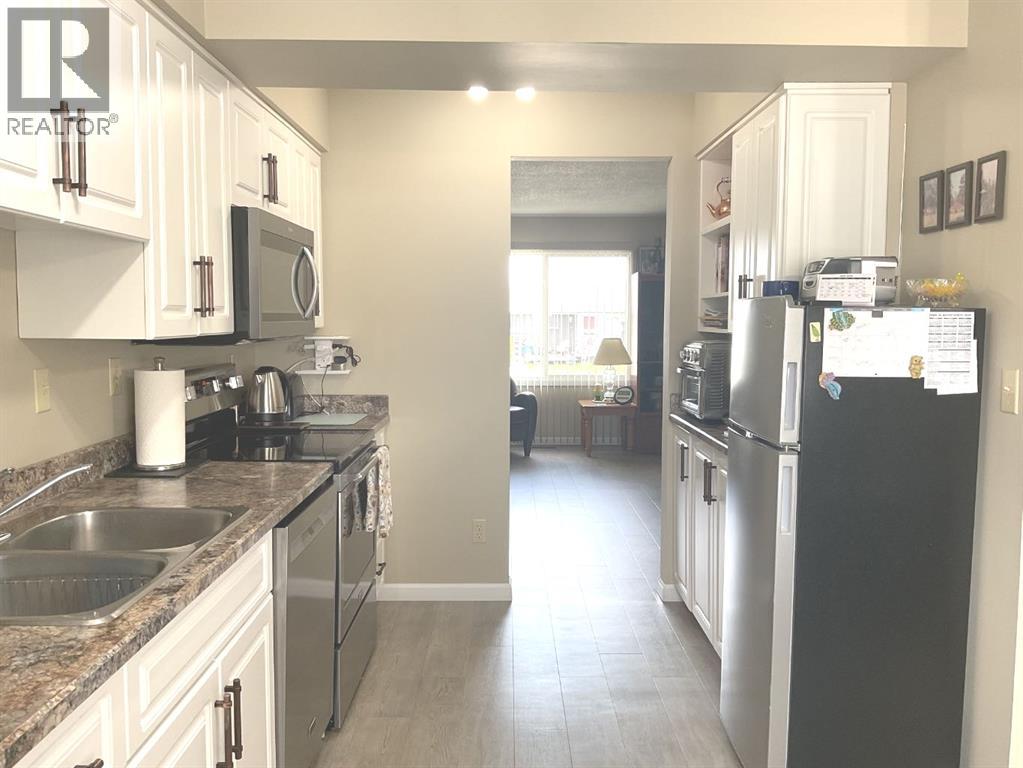 4607 46 Avenue Property Photo 4