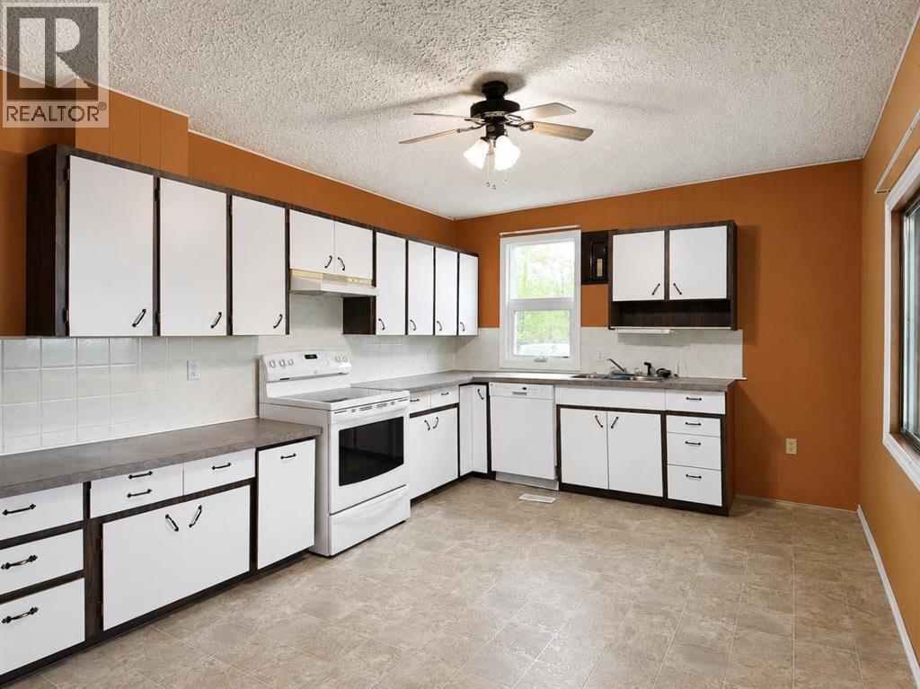 26070 Twp Rd 714 Property Photo 4
