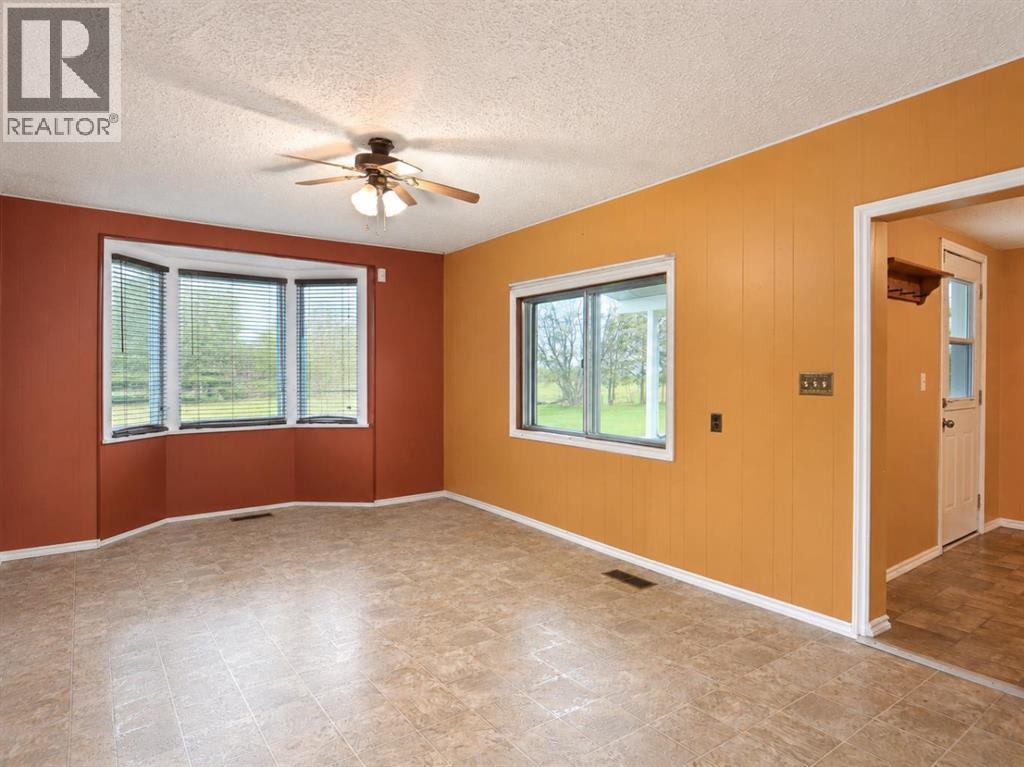 26070 Twp Rd 714 Property Photo 5