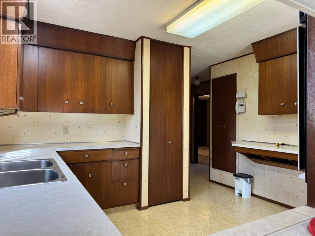 9920 113 Street Property Photo 9