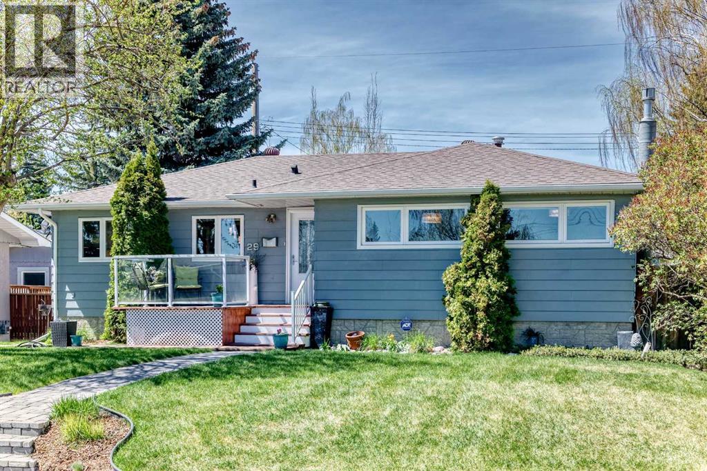 29 Chisholm Crescent NW Property Photo 1
